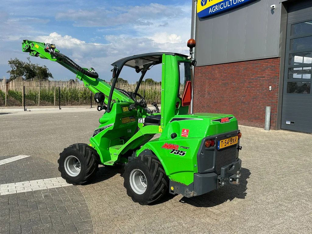 Avant 735