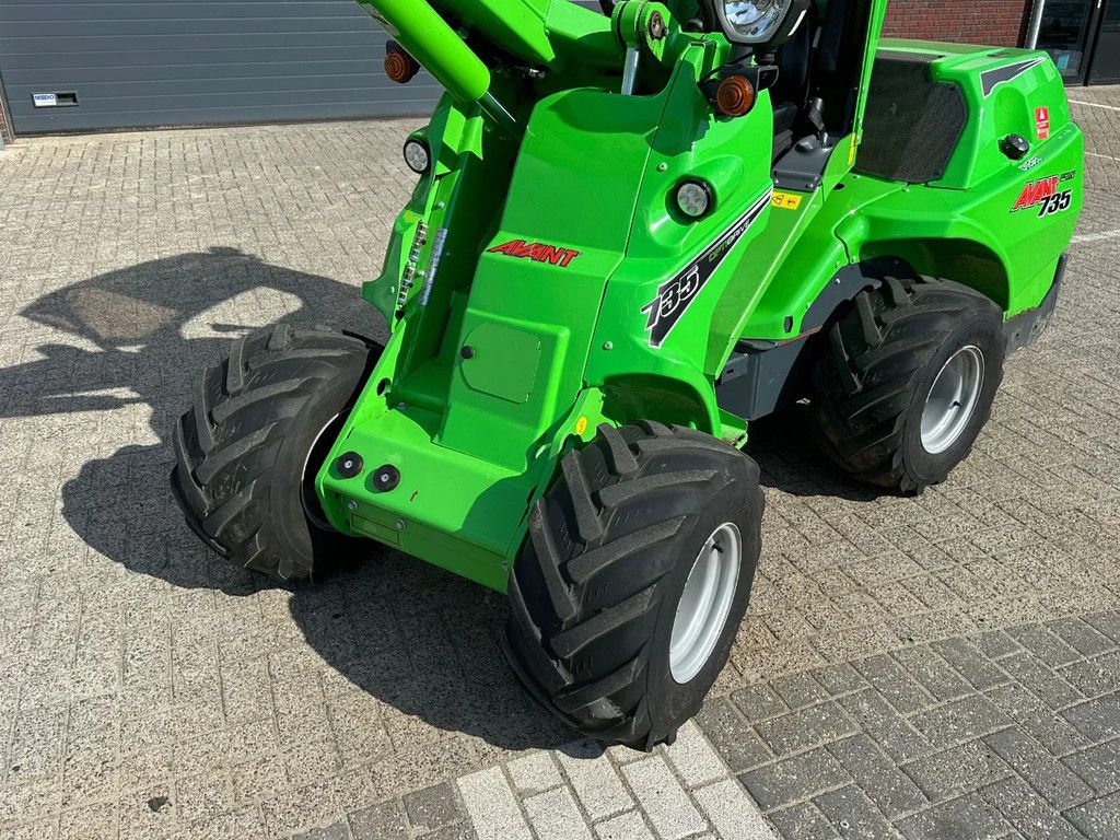 Avant 735