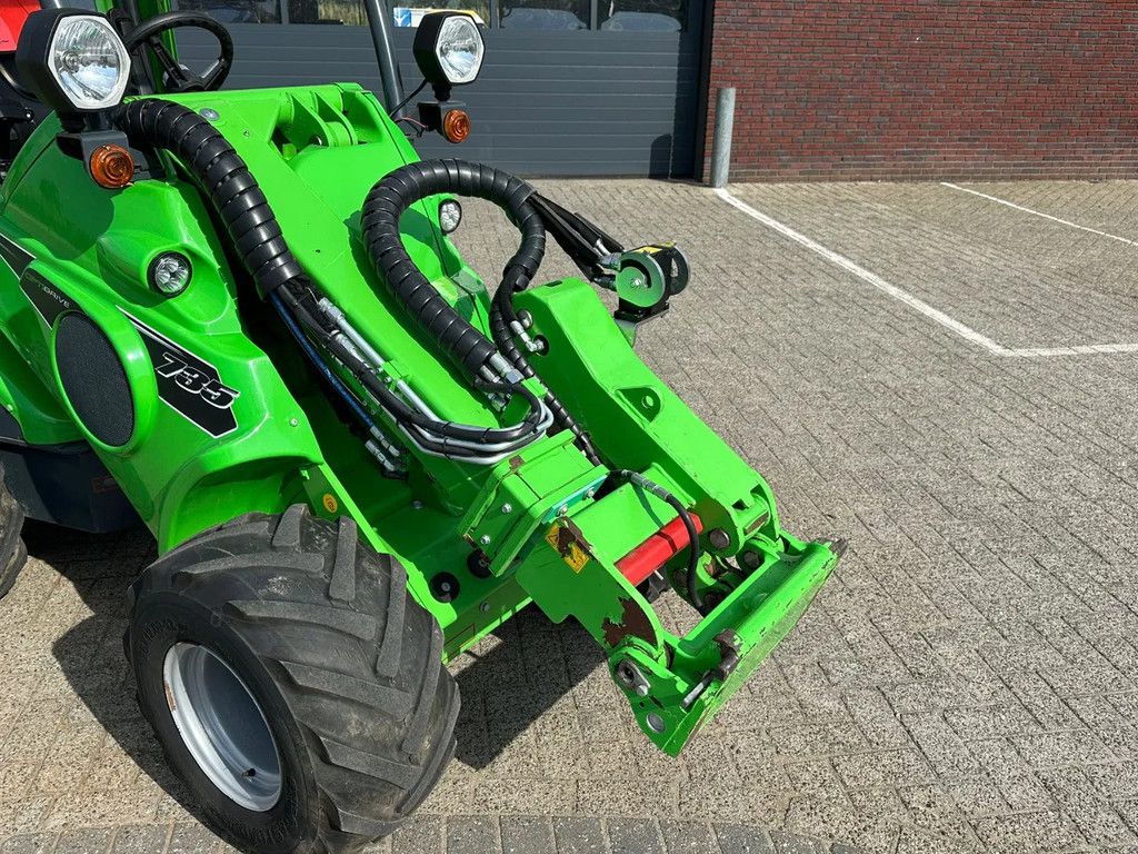 Avant 735