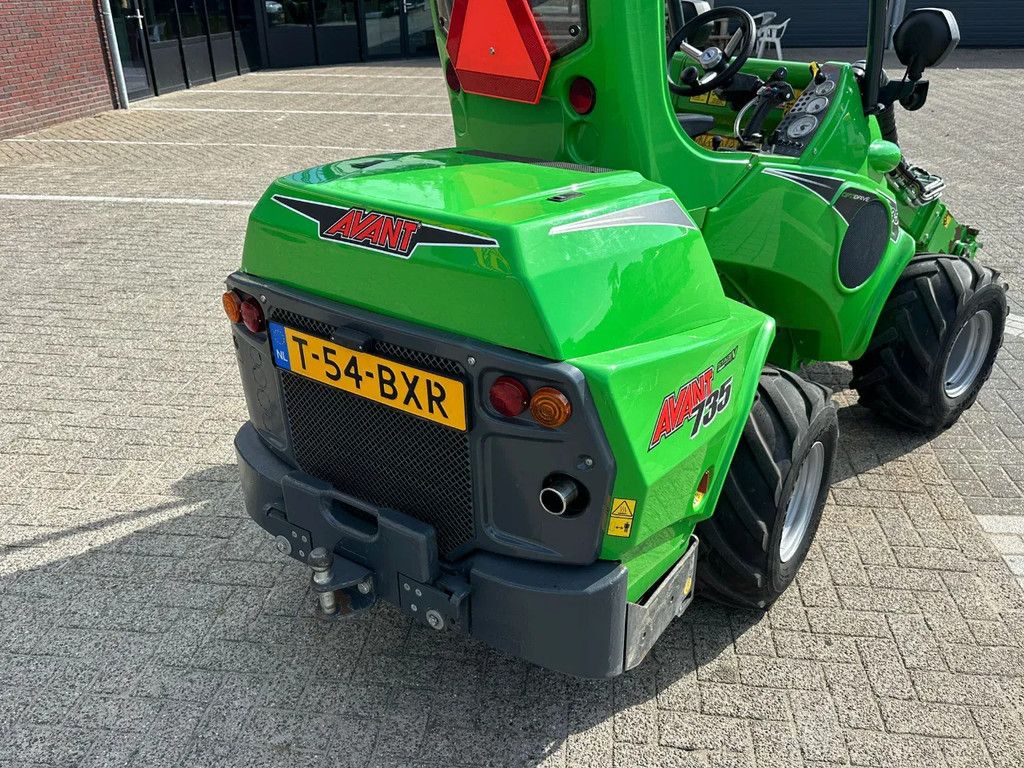 Avant 735