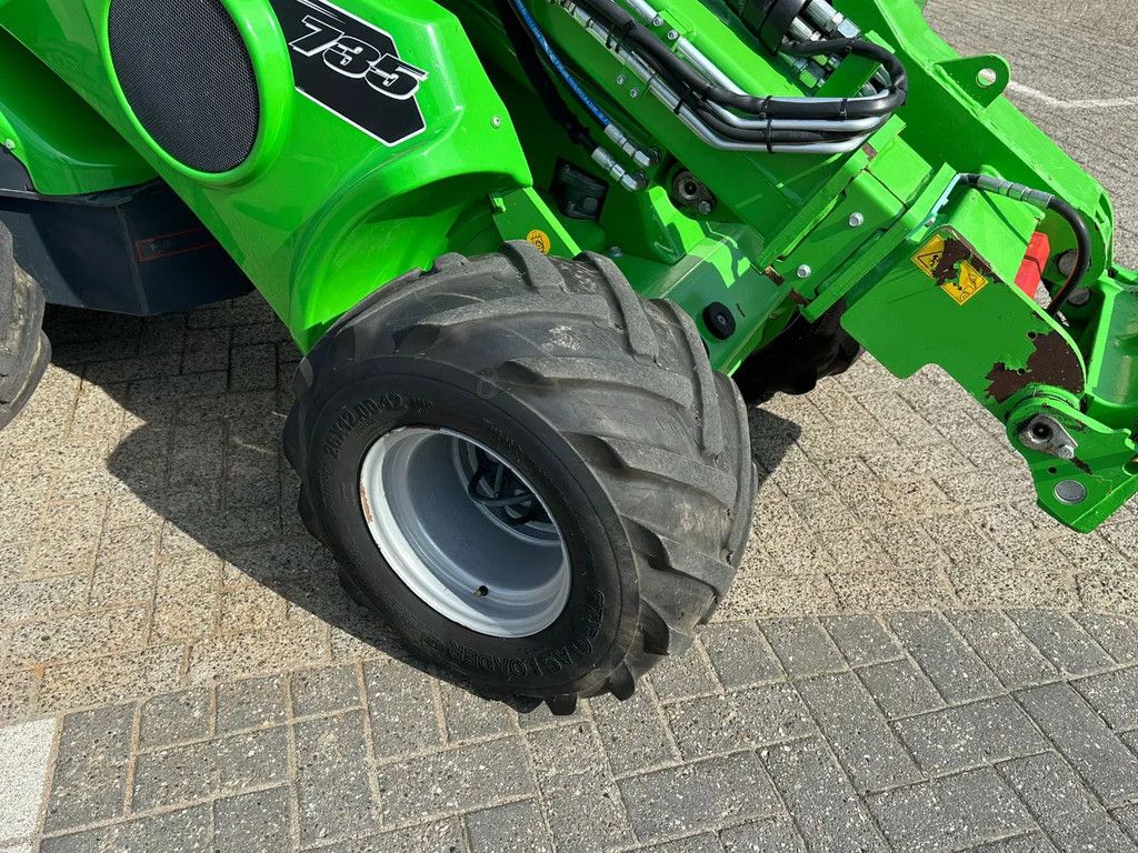 Avant 735