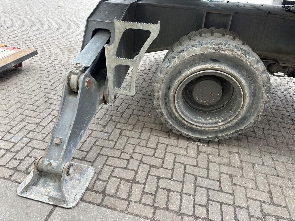 Overslagkraan 835 - Gebruikt material handler