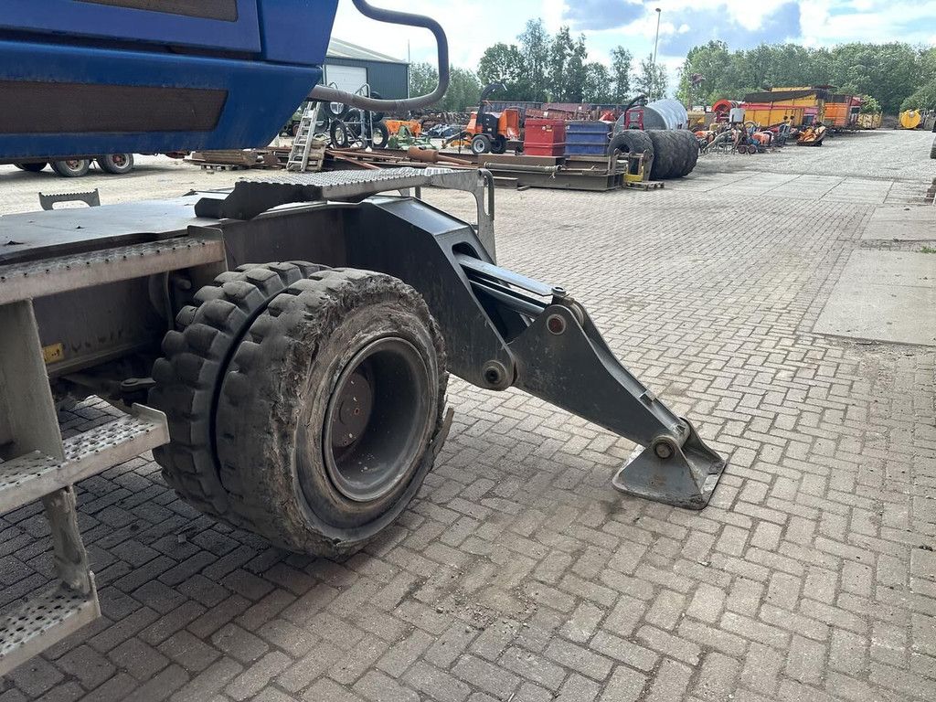 Overslagkraan 835 - Gebruikt material handler