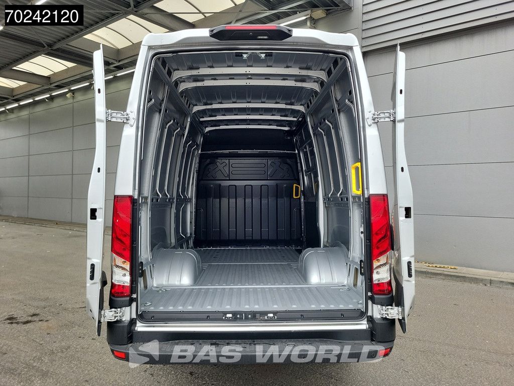 Iveco Daily 35C21 3.0L Automaat 210PK L2H2 Dubbellucht 3,5t Trekgewicht ACC Navi LED Airco Camera Euro6 L2 12m3 A/C