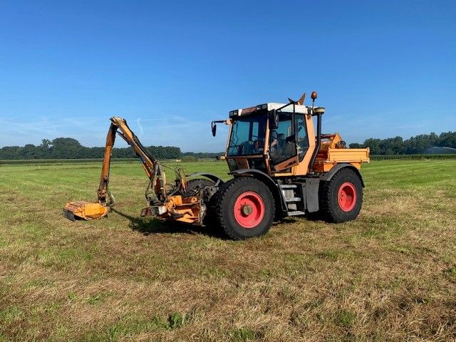 FENDT 524 XYLON 4X4 MET MAAIER MULAG