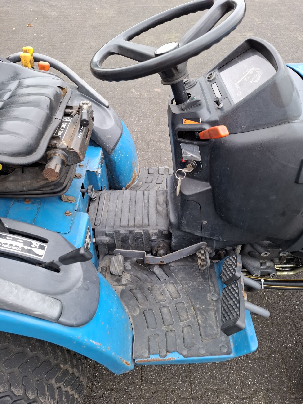 New Holland tc21d