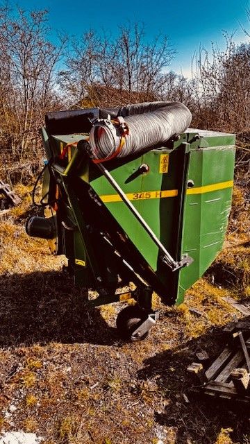 John Deere 345H Opvangbak 800liter