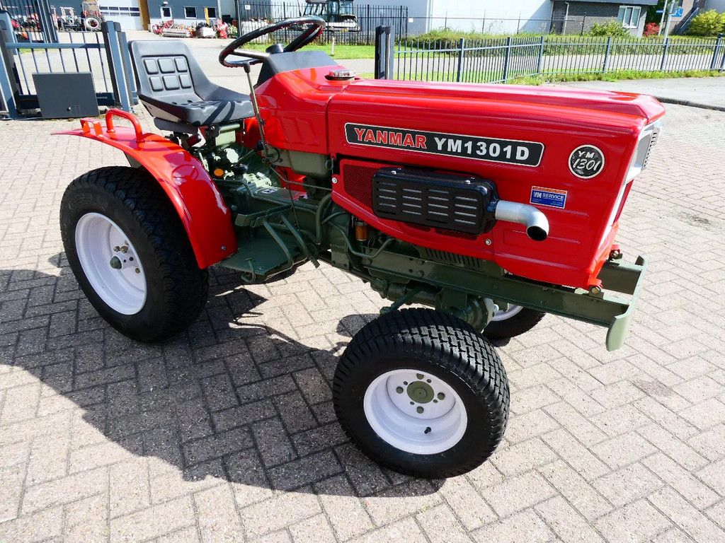 Yanmar YM1301 4wd / 224 Draaiuren / Gazonbanden