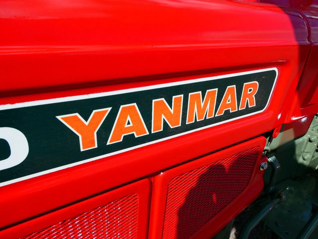 Yanmar YM1301 4wd / 224 Draaiuren / Gazonbanden