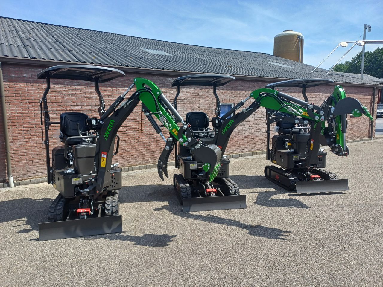 Nieuwe minigraver WCM CTX8010 uit voorraad leverbaar