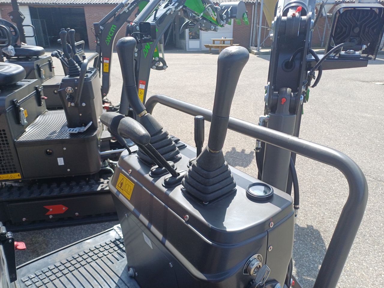 Nieuwe minigraver WCM CTX8010 uit voorraad leverbaar