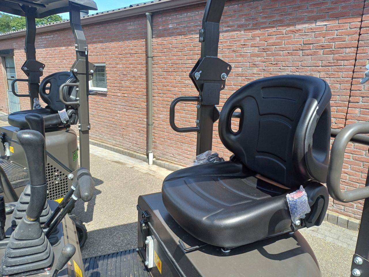 Nieuwe minigraver WCM CTX8010 uit voorraad leverbaar