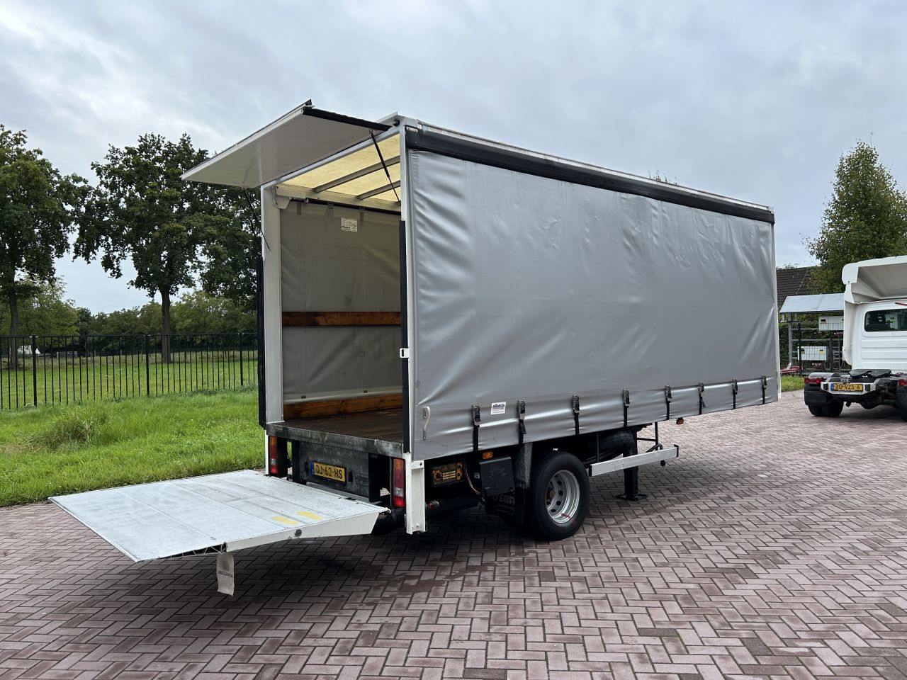 Be oplegger 7.5 ton schuifzeilen en 1500 kg laadklep