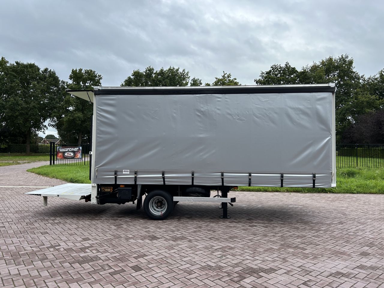 Be oplegger 7.5 ton schuifzeilen en 1500 kg laadklep