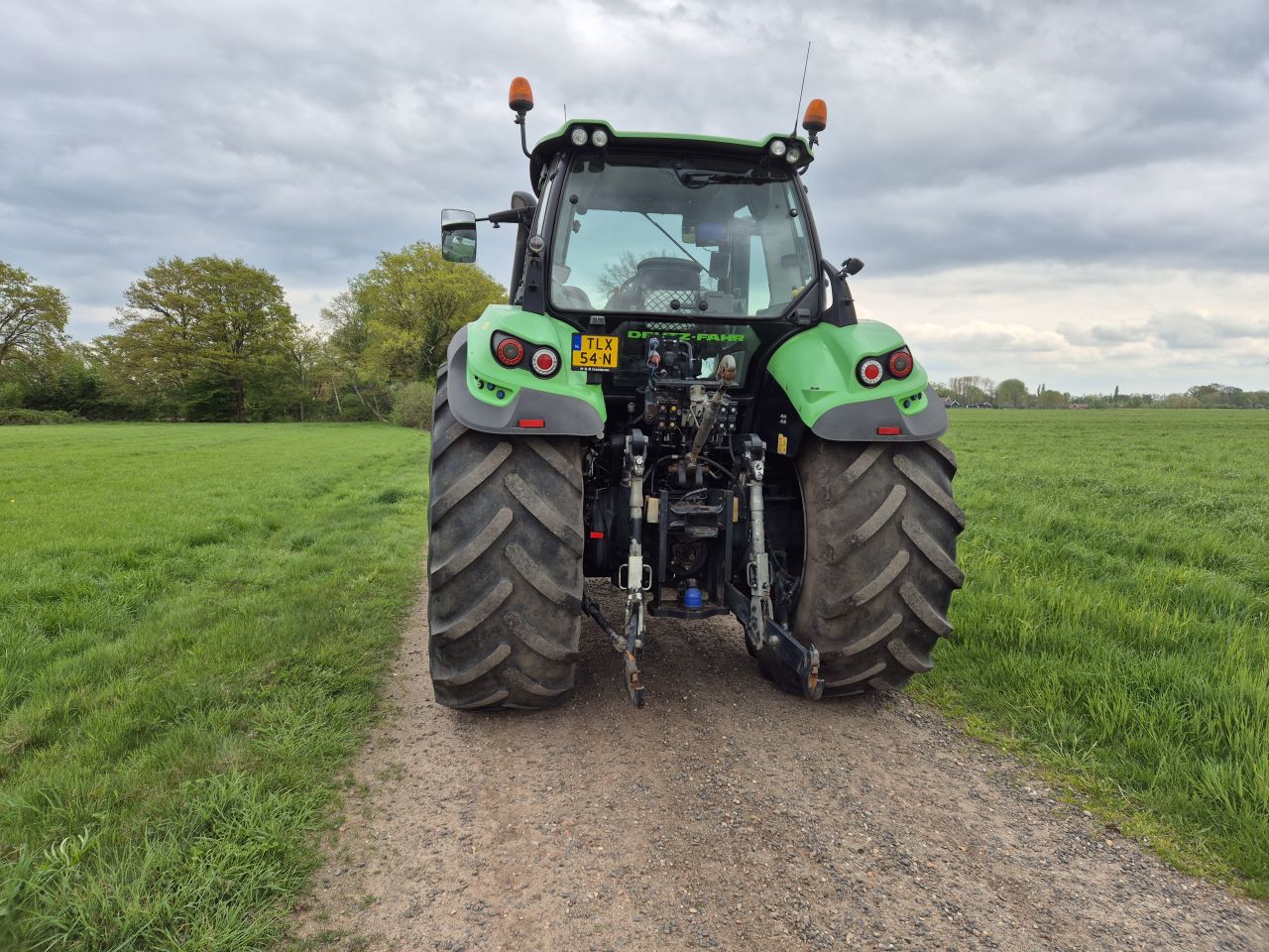 Deutz Fahr 6180 TTV met fronthef en PTO