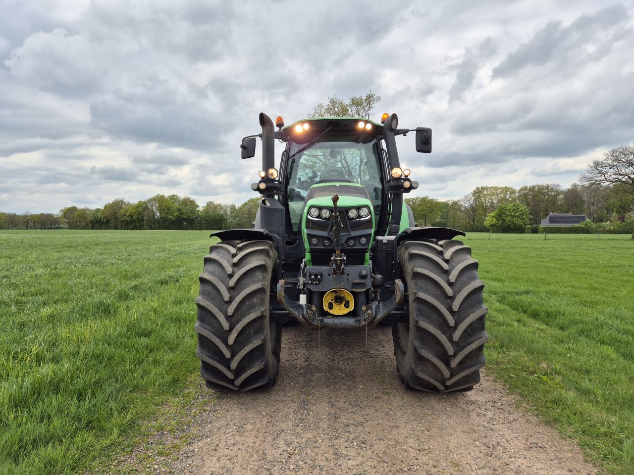 Deutz Fahr 6180 TTV met fronthef en PTO