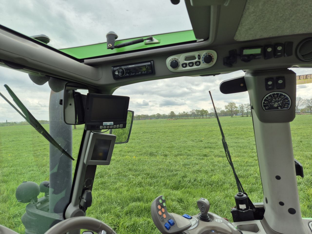 Deutz Fahr 6180 TTV met fronthef en PTO