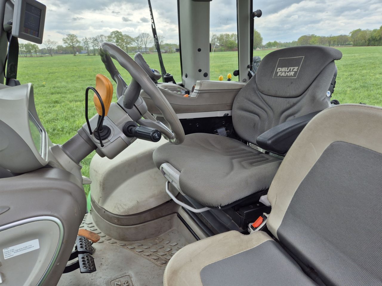Deutz Fahr 6180 TTV met fronthef en PTO