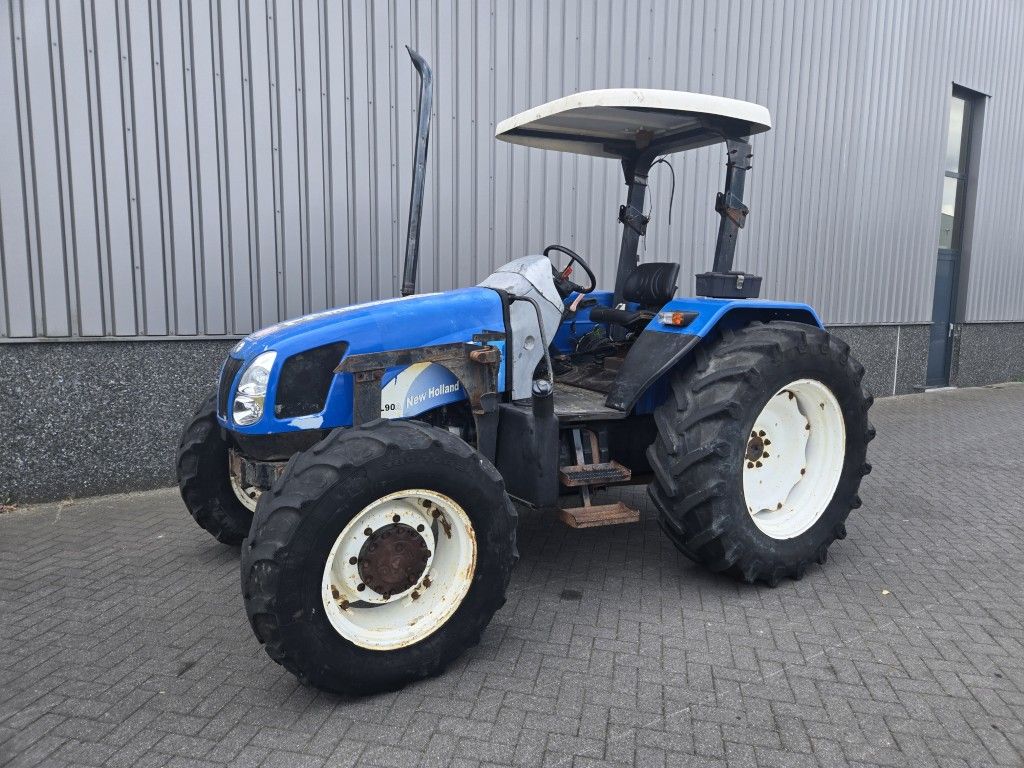 New Holland TL90A 4WD with Loader