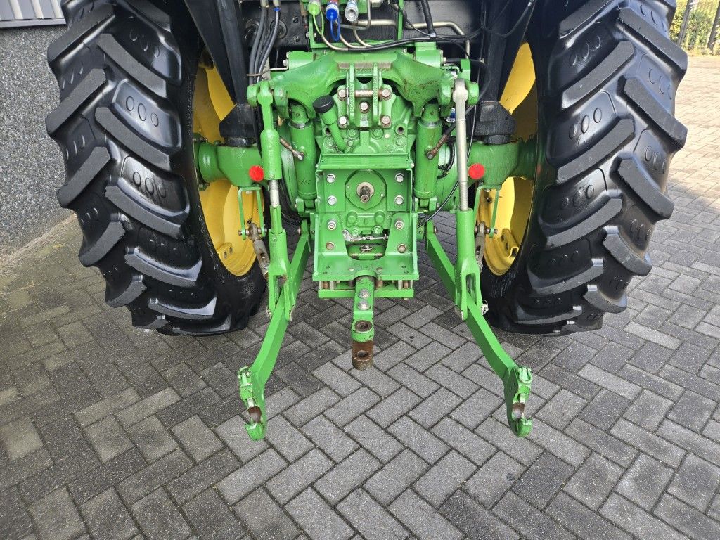 2015 John Deere 5100M with Frontlinkage and PTO airconditioning