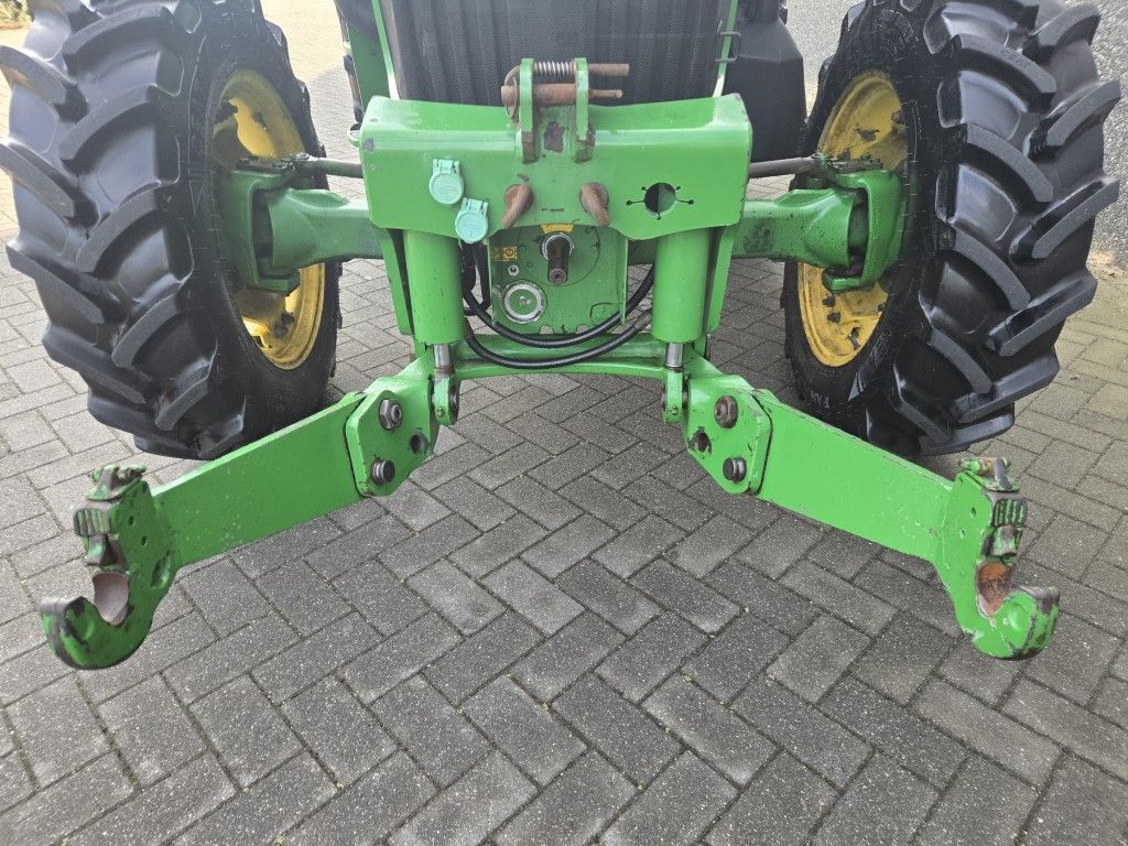 2015 John Deere 5100M with Frontlinkage and PTO airconditioning