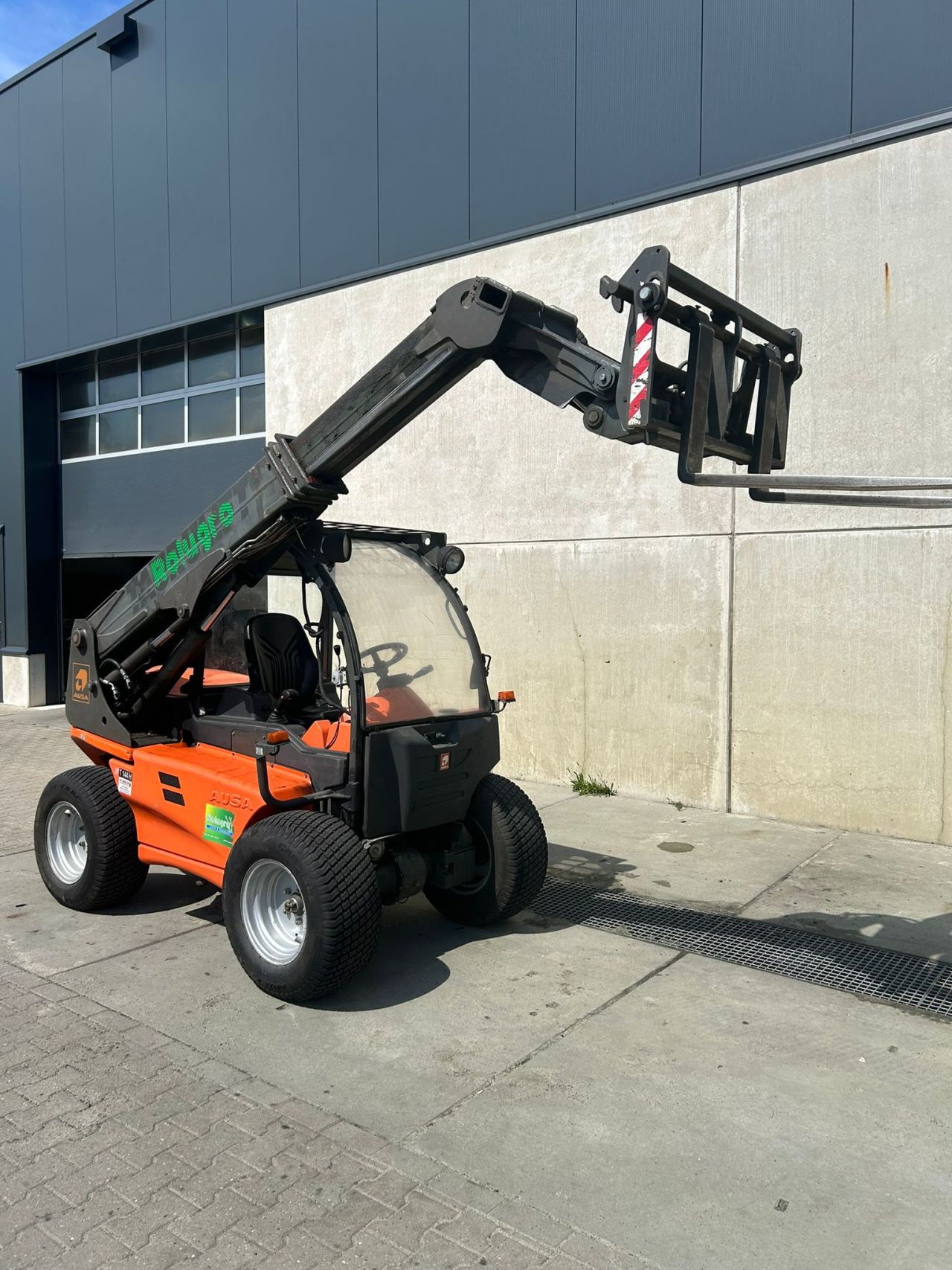Ausa 144 H X4 verreiker (compact)