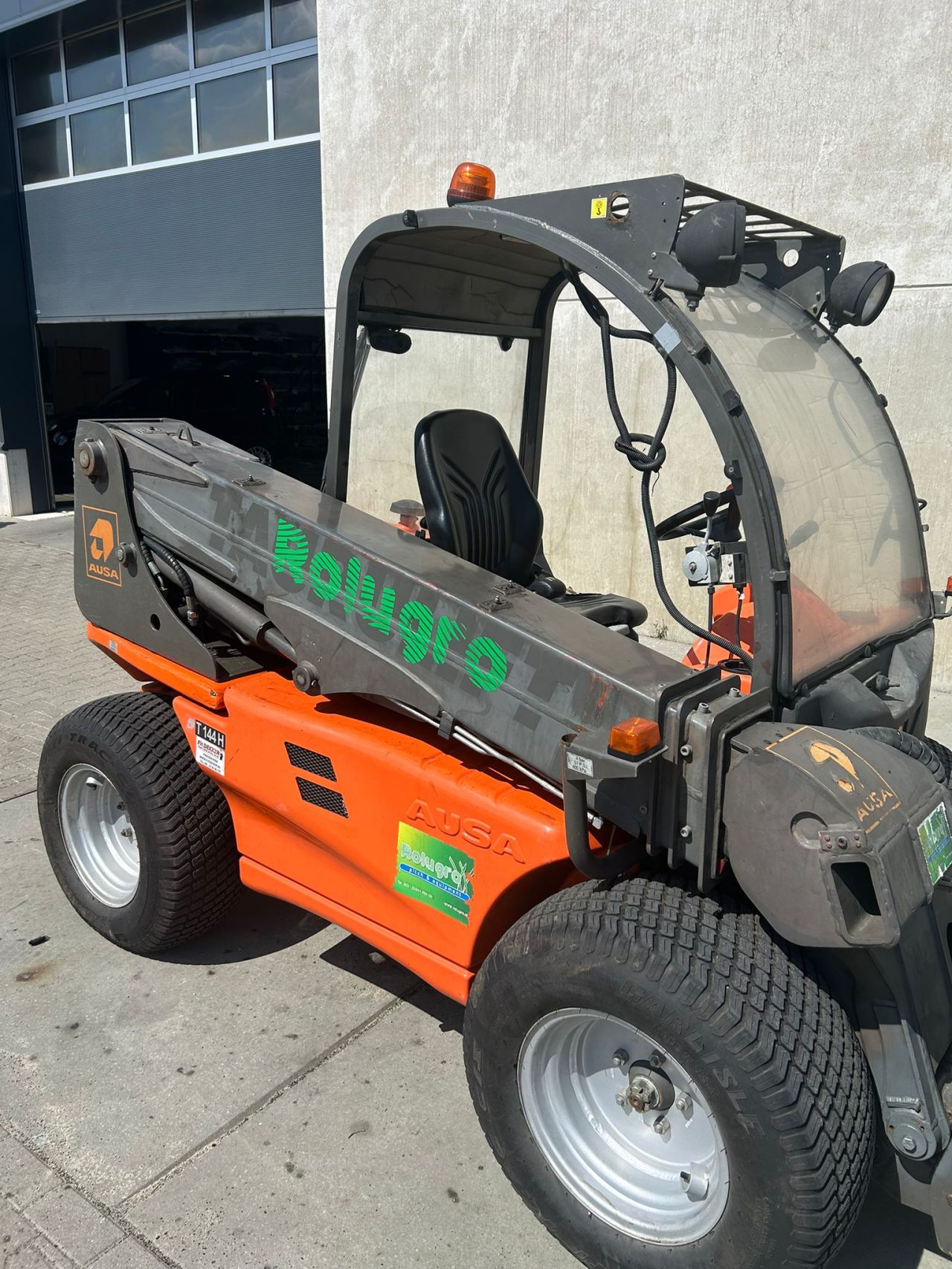 Ausa 144 H X4 verreiker (compact)