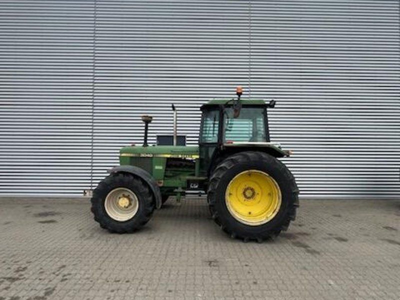 John Deere 3040