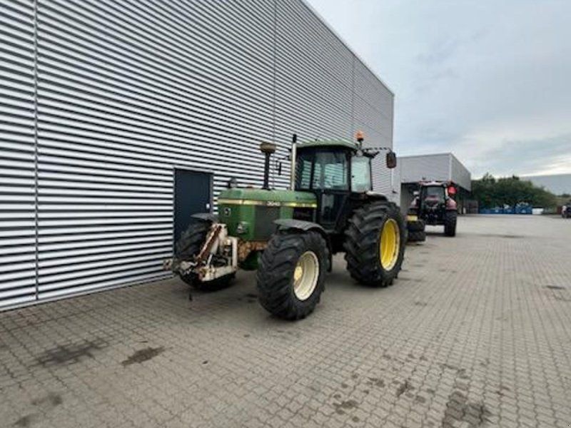 John Deere 3040