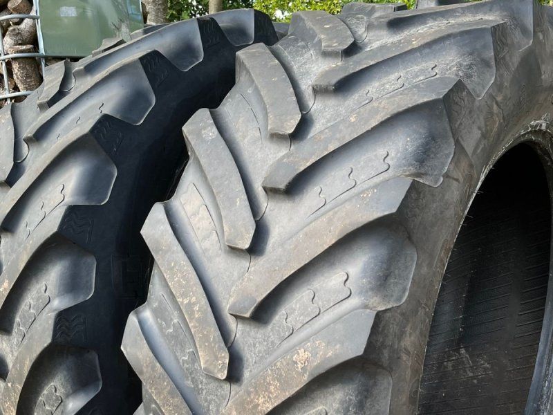 BKT 650/65R42