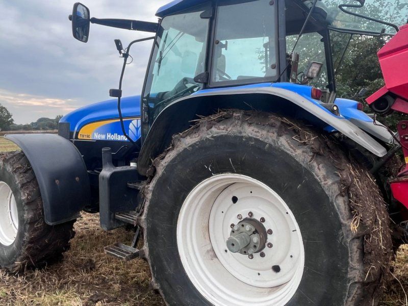 New Holland TM190