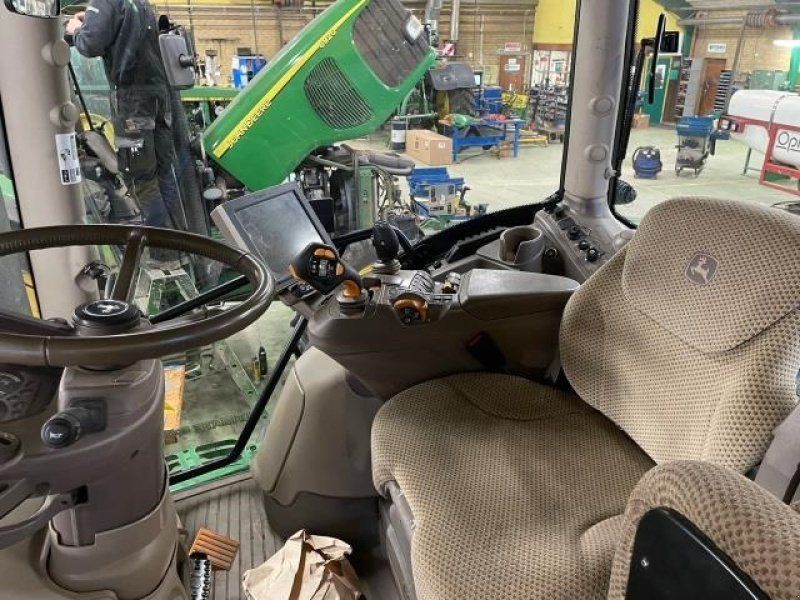 John Deere 6175R
