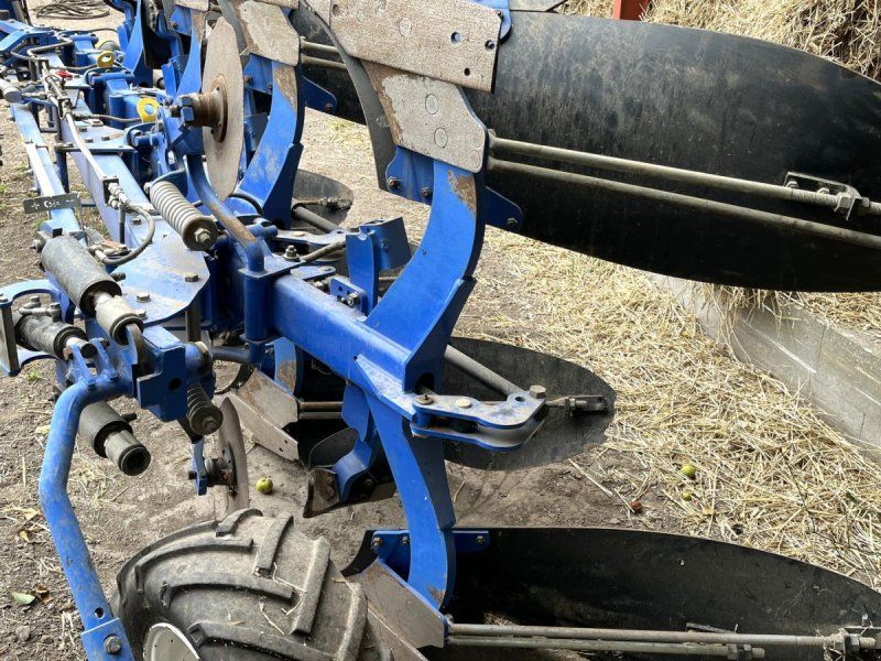 New Holland Plov 4 F.  PMV Variabel 30-50 cm.
