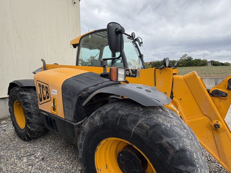 JCB 541-70