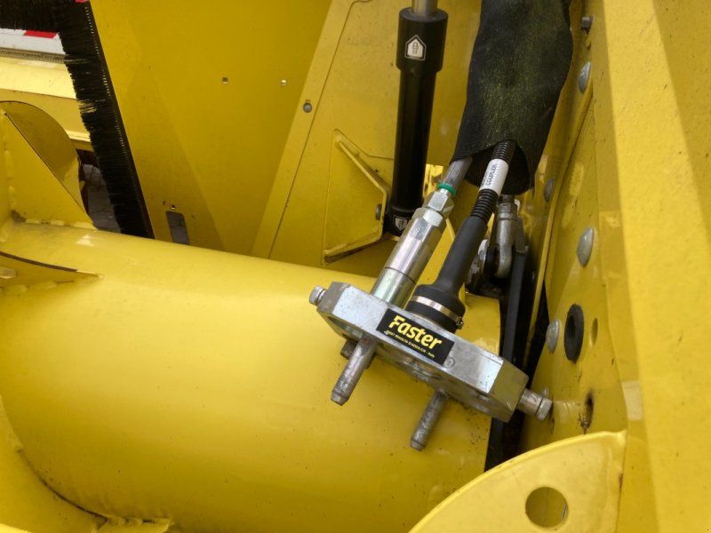 John Deere 639
