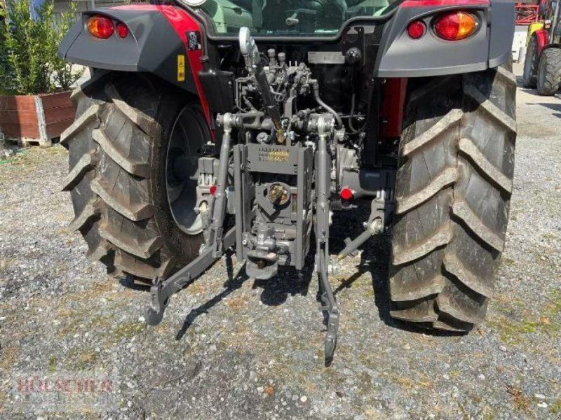 Massey Ferguson 4708 M mit Frontlader