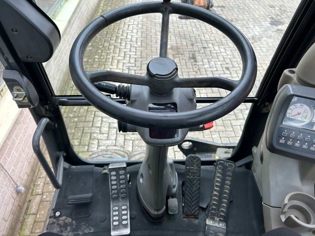 Hitachi ZX 140 W