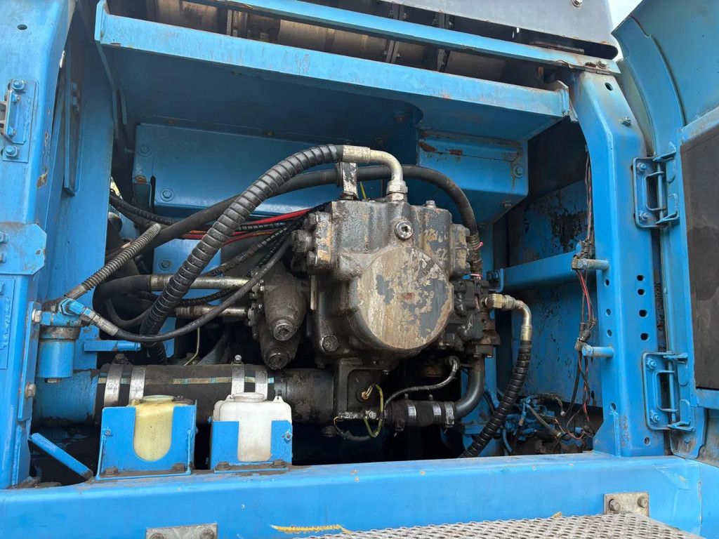 Komatsu PC490LC-11