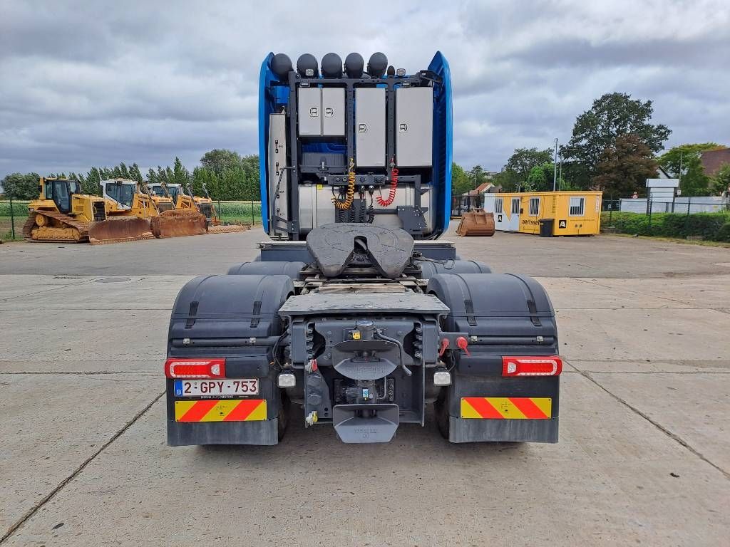 Mercedes-Benz Actros 4463 LS Giga (180Ton Push/Pull)