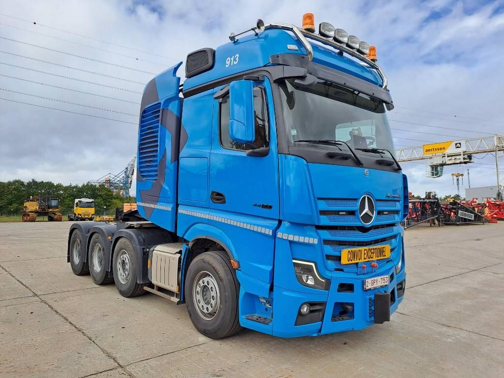 Mercedes-Benz Actros 4463 LS Giga (180Ton Push/Pull)