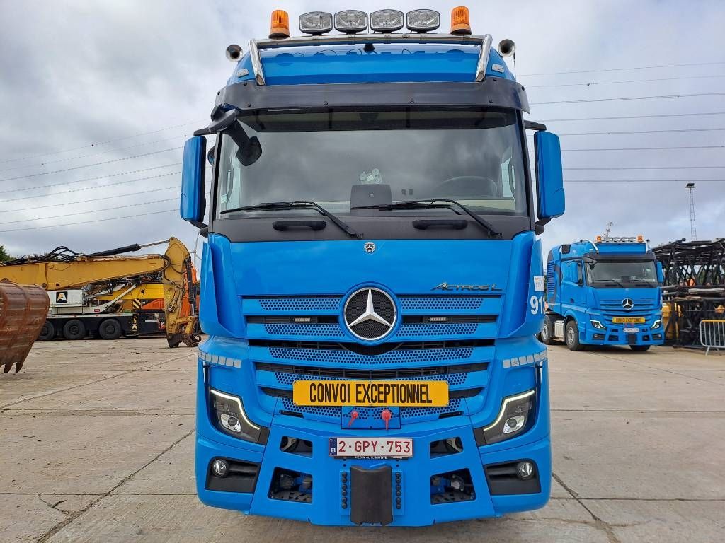 Mercedes-Benz Actros 4463 LS Giga (180Ton Push/Pull)