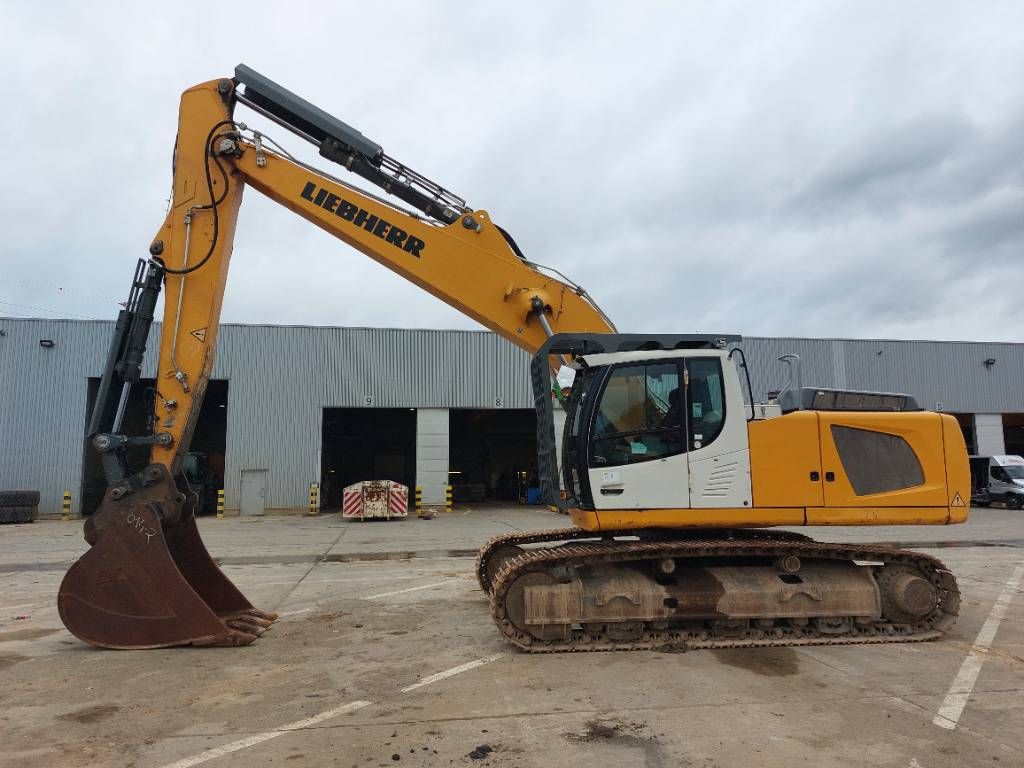 Liebherr R 936 LC
