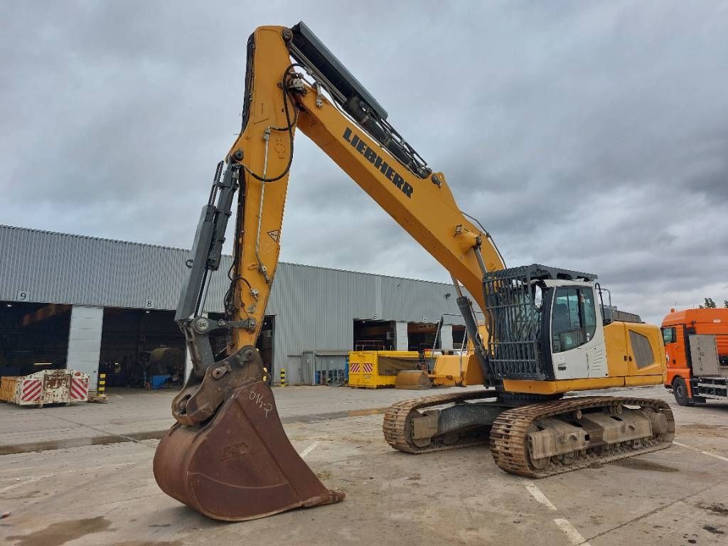 Liebherr R 936 LC