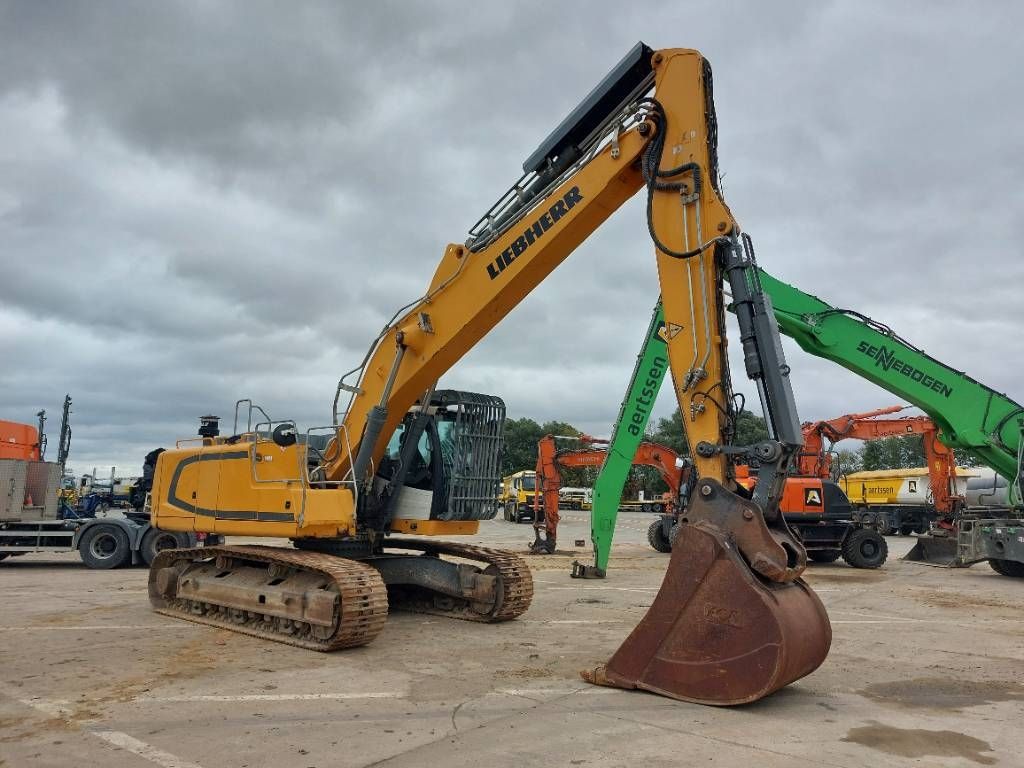 Liebherr R 936 LC