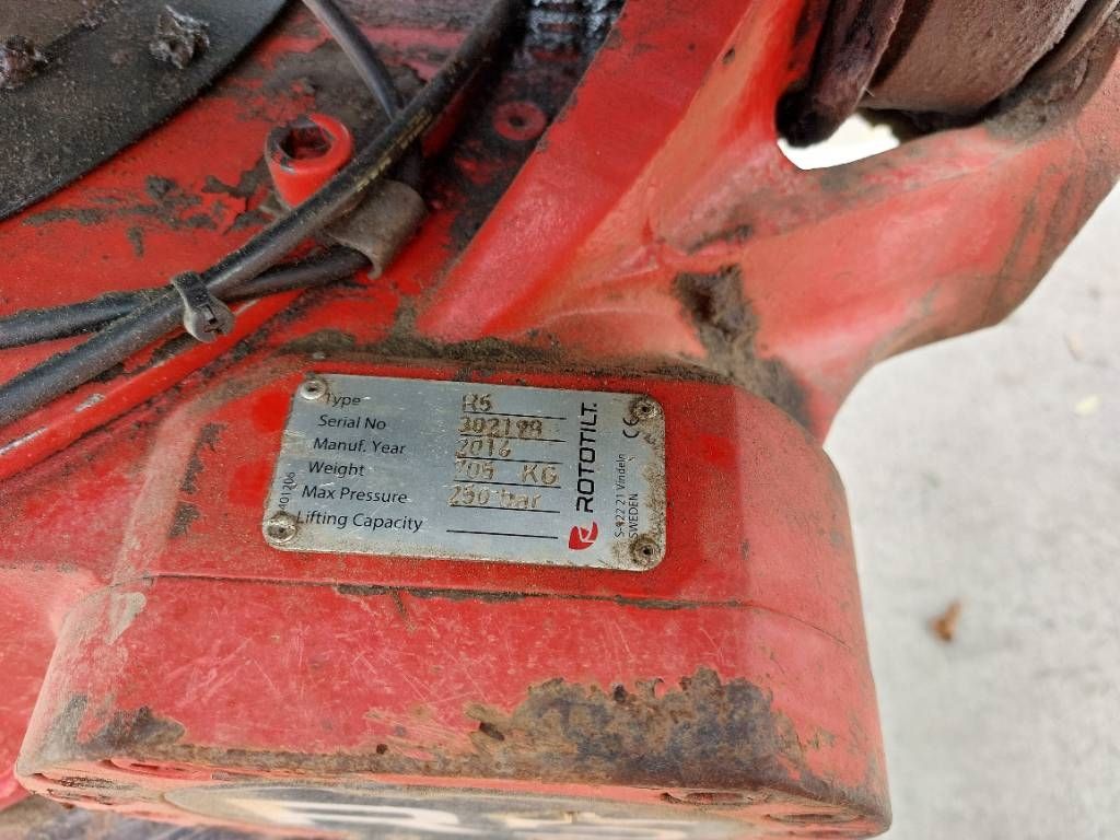 Hitachi ZX170W-6 (+ Rototilt R5)