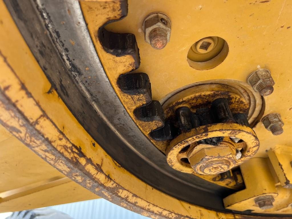 CAT 140M
