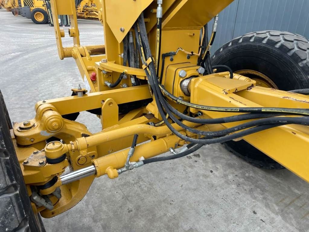 CAT 140M3 AWD - Ripper