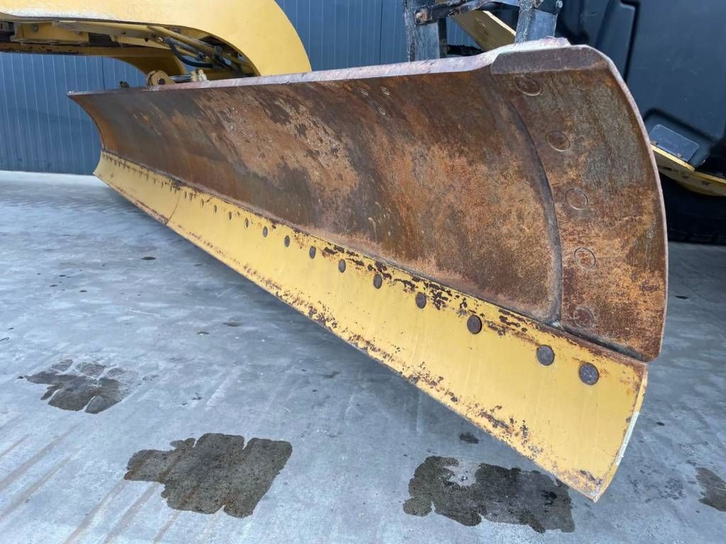 CAT 140M3 AWD - Ripper