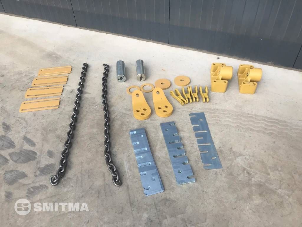 CAT 740B