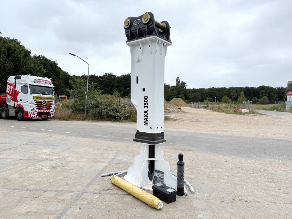 Maxx 3500 Hydraulic Breaker - 40-60 Ton / Brand N